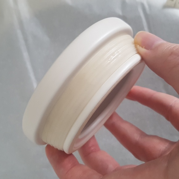 David’s Tea Holly Berry Holiday Tea Coffee Ceramic Canister - Picture 12 of 15